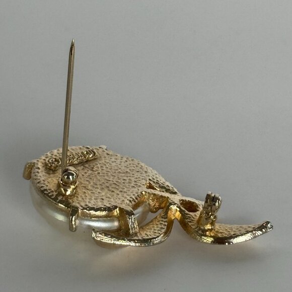 Sarah Coventry Faux Pearl Brooch Pin Baroque Vintage Gold-Tone White Flower Leaf - Picture 14 of 14